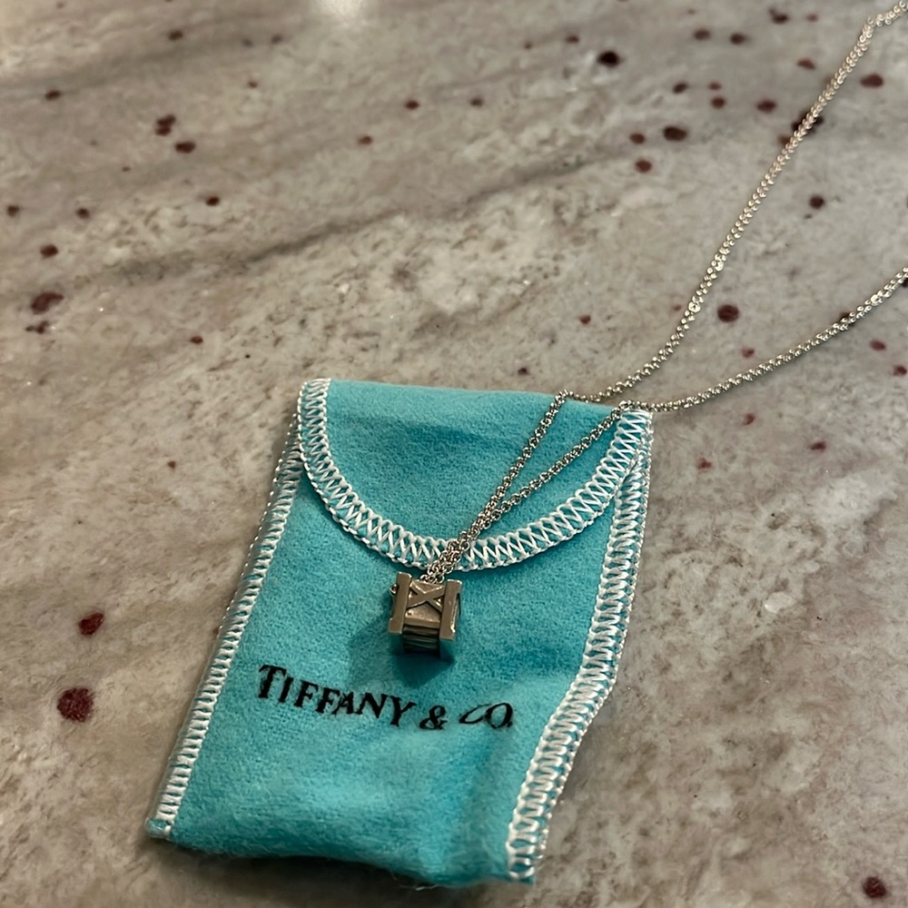 Tiffany & co. Atlas necklace